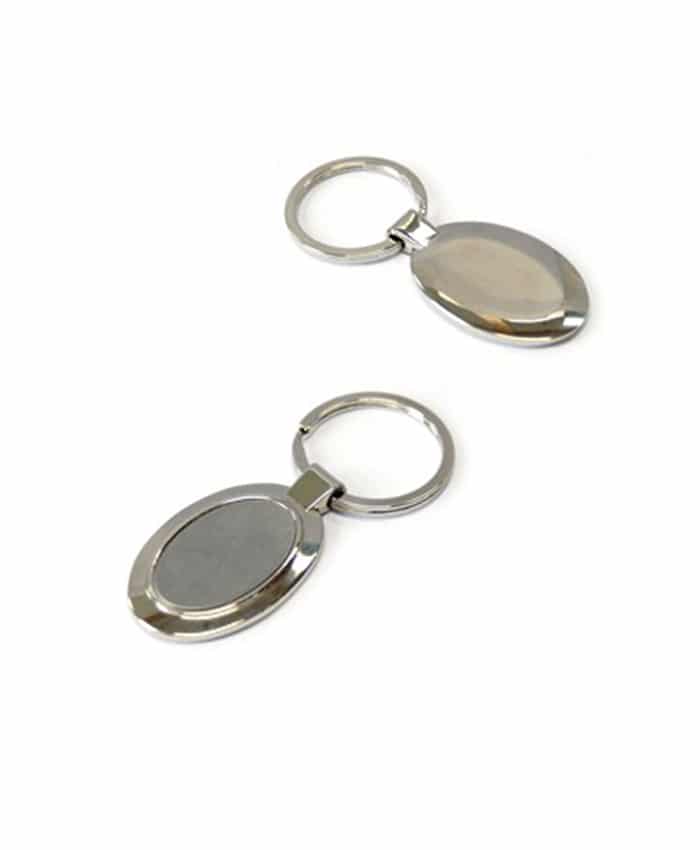 METAL KEYCHAIN IN OVAL SHAPE