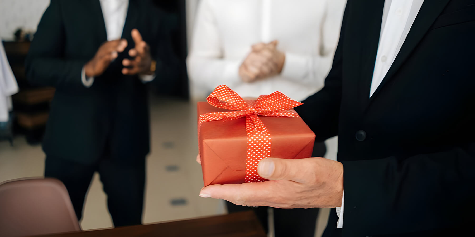 How Corporate Gifts Impact Employee Morale and Retention - Happybird